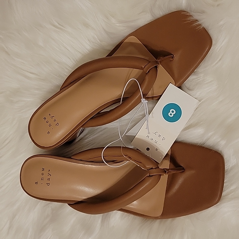 A New Day Elvie Round Heel Sandals Brown Memory Foam insole padded strap 8 New… - Picture 2 of 11